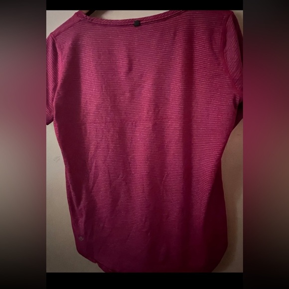 Lululemon striped pocket short sleeve t
Size 8 pink - Picture 6 of 7